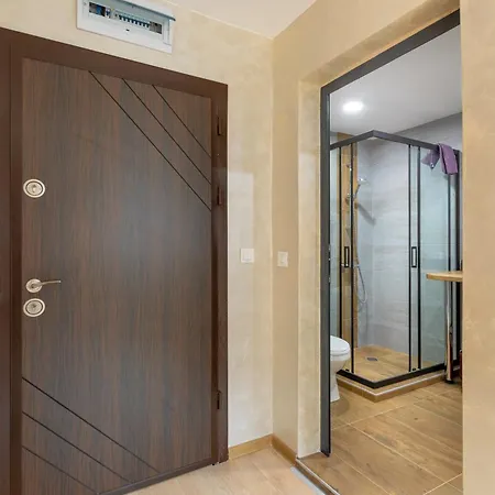 Iva's Dream Studio, Crafted With And Passion Daire Bansko